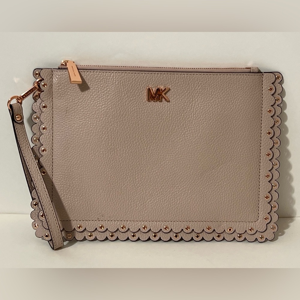 Michael Kors Zip Medium Soft Pink Scallop Leather With Rose Gold Clutch